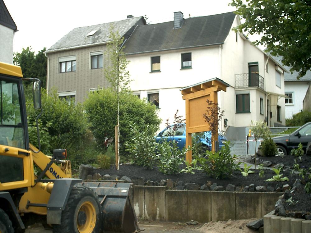 Lucenayplatz Jun05 46